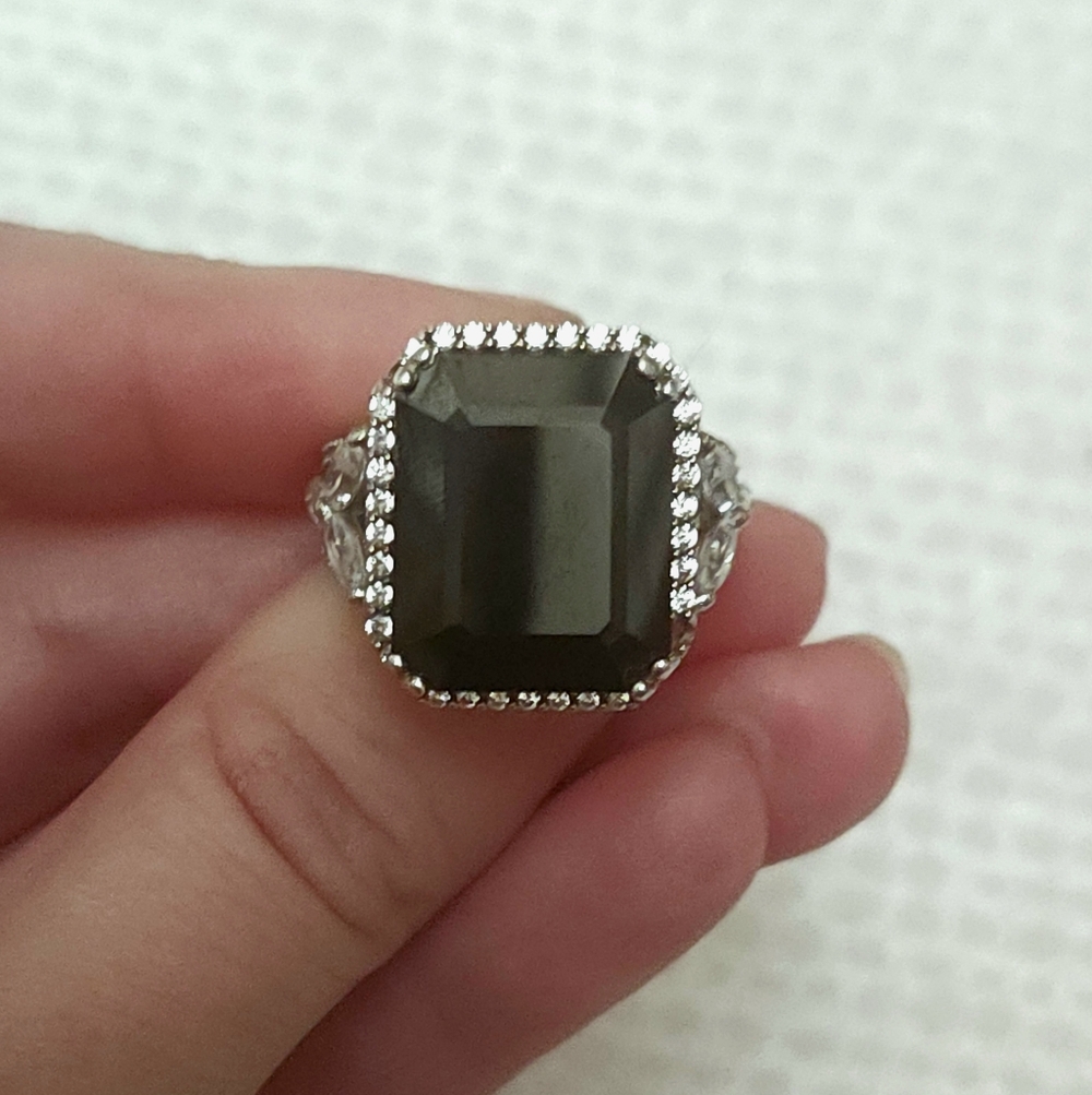 White Gold Plated And Onyx Cocktail Ring